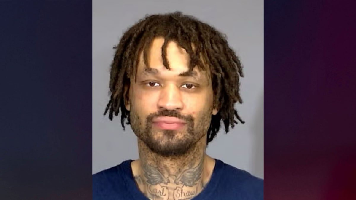 Un homme d’Indianapolis emprisonné pour avoir prétendument attaqué un colocataire qui lui avait volé ses restes de poisson-chat