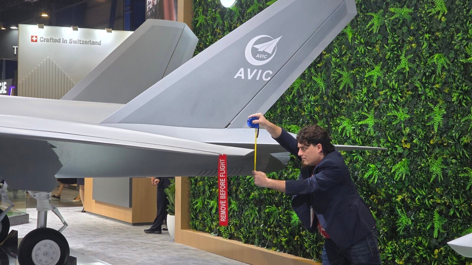 Les médias chinois ciblent le fondateur d’Anduril à cause des commentaires sur le J-35