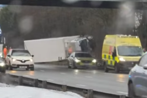La circulation s’est arrêtée sur la M61 en direction nord alors qu’un camion se renverse dans un accident impliquant plusieurs véhicules – Blog Preston