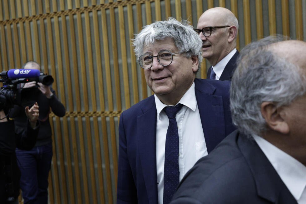 Le député LFI Eric Coquerel à son arrivée à la réunion du comité d'alerte des finances publiques, à Paris, le 21 avril 2024