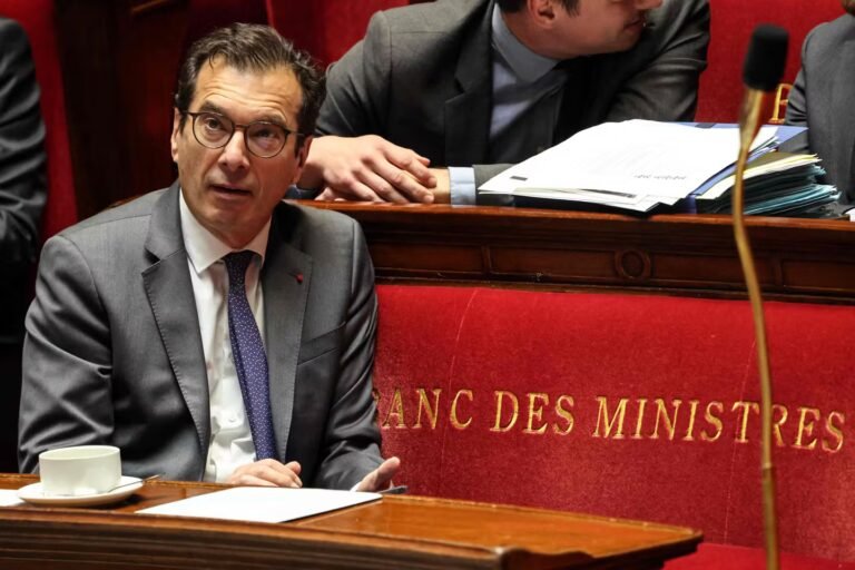 1ᵉʳ-Mai : le gouvernement temporise sur le texte autorisant le recours à des salariés après la colère des syndicats