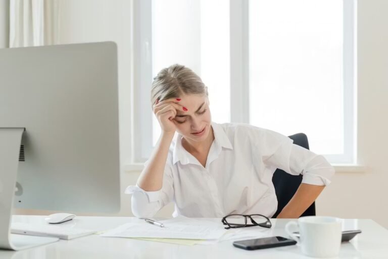 Endométriose : comment concilier sa maladie et sa vie professionnelle ?