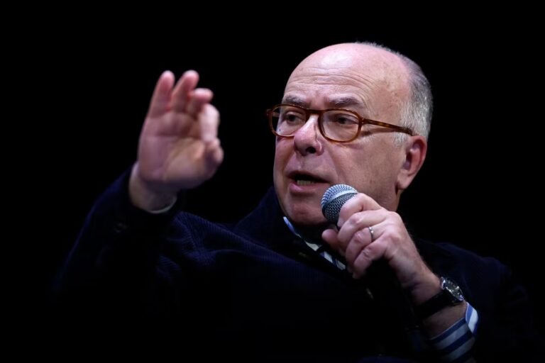 Grasset : des personnalités politiques dénoncent les « purges et mises au pas » menées par Vincent Bolloré