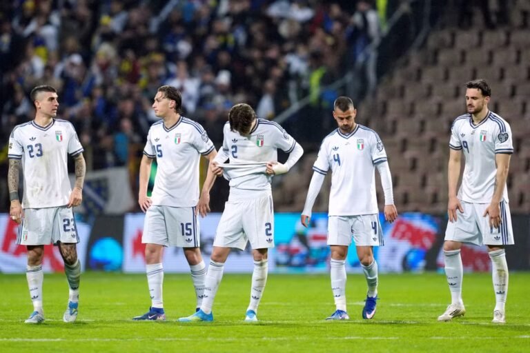 L’Italie absente de la Coupe du monde 2026, sa troisième d’affilée, conséquence d’un football ankylosé de longue date