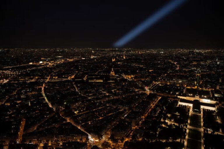 La pollution lumineuse a nettement diminué en France entre 2014 et 2022