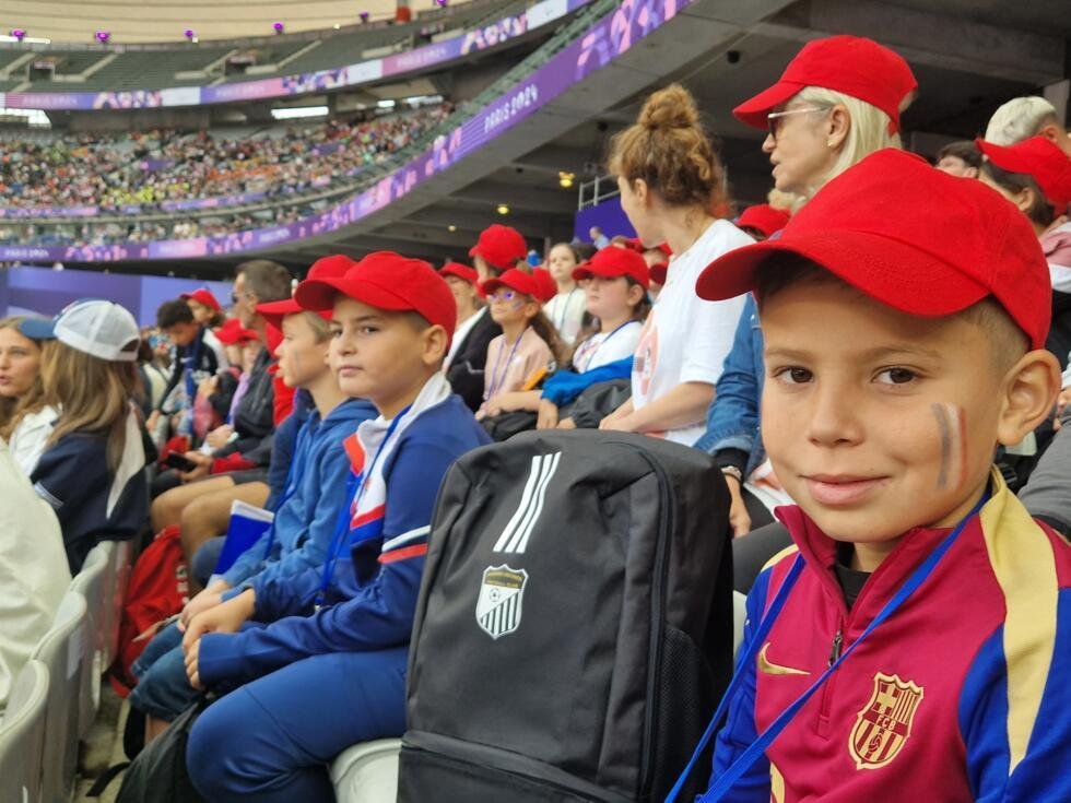 Nahil est ébahi par l’ambiance des Paralympiques.