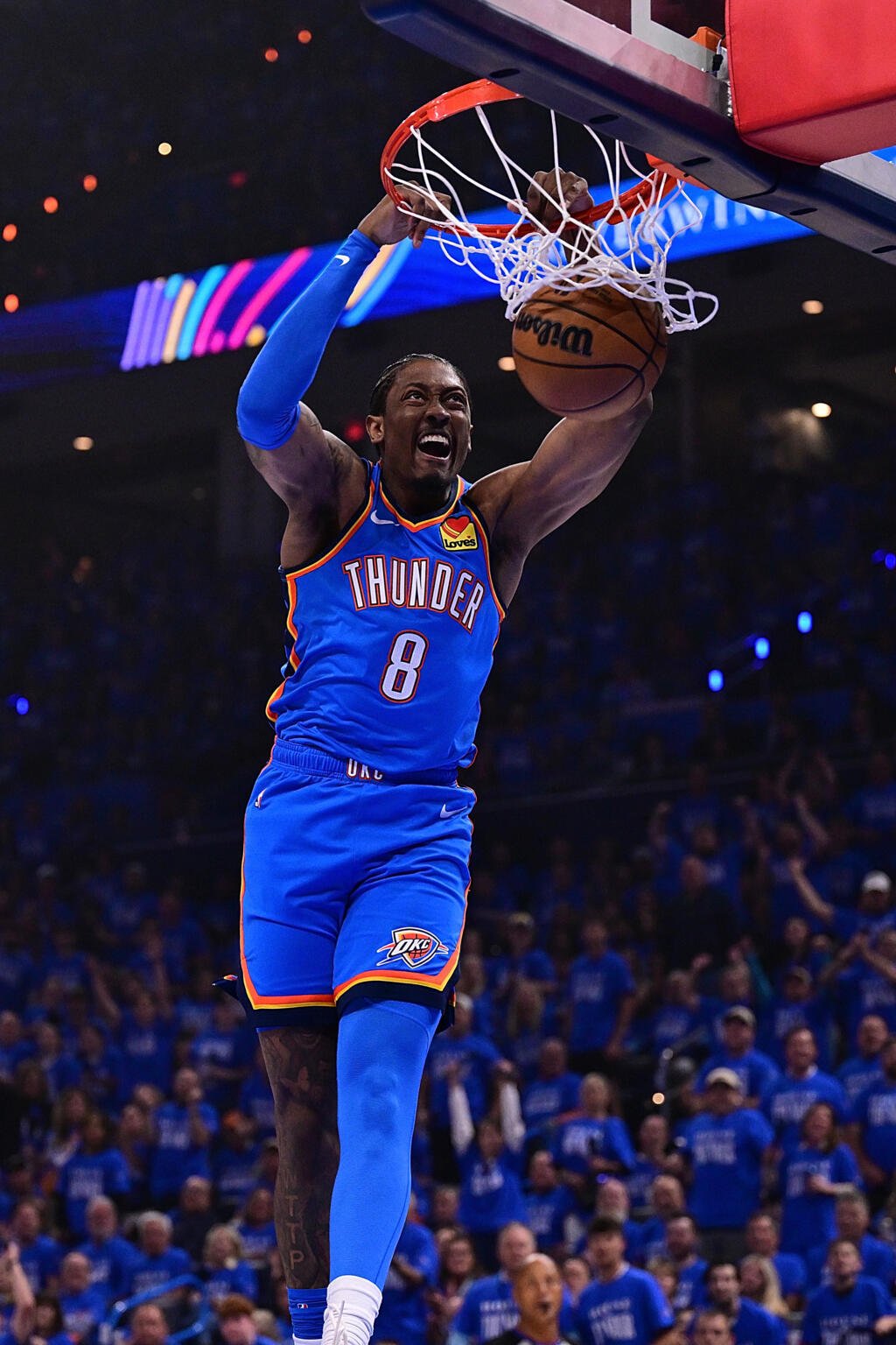 NBA: Wembanyama réussit sa première en play-offs avec 35 points 1 Jalen Williams inscrit un panier lors du match 1 du premier tour de play offs NBA de la conférence Ouest entre l'Oklahoma City Thunder et les Phoenix Suns, le 19 avril 2026 à Oklahoma City