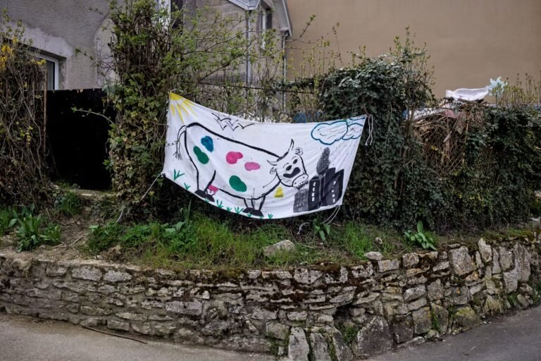 Pour recruter de jeunes diplômés, les entreprises polluantes changent de discours