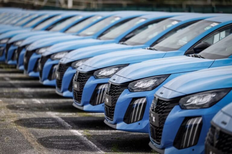 Stellantis à Poissy : un nouveau signal du déclin de l’auto française