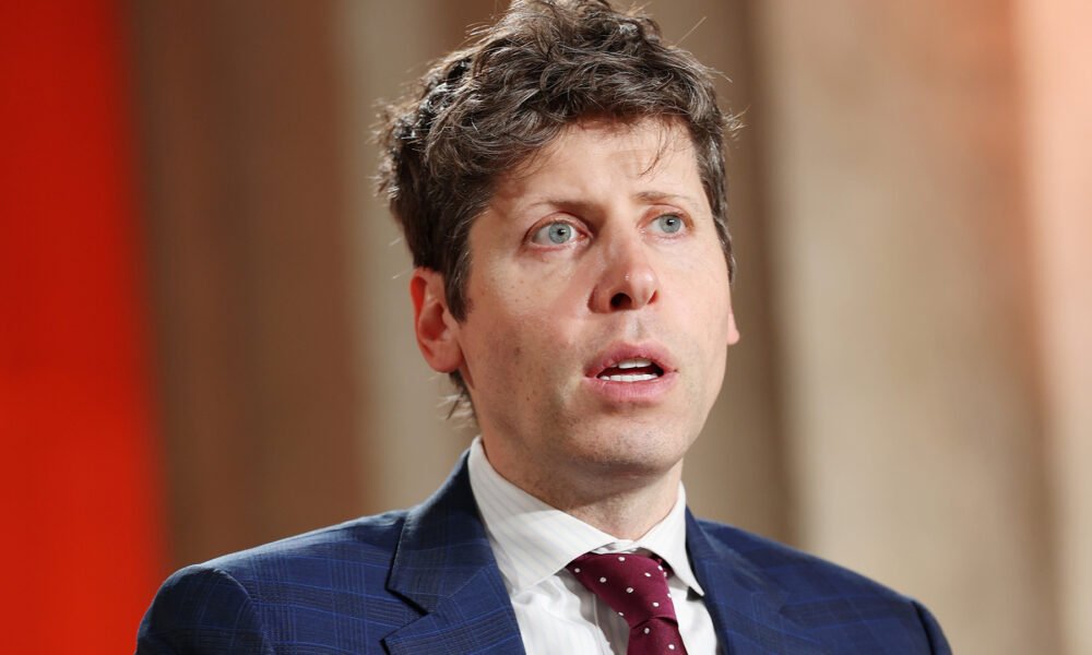 Sam Altman, PDG d'OpenAI, dans le viseur du techlash anti-IA après l'attaque au Molotov
