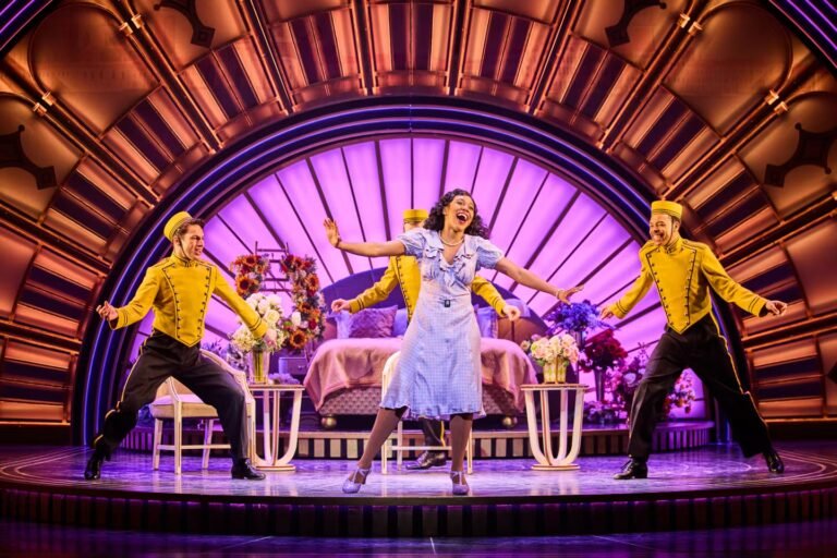 « Top Hat » au Théâtre du Châtelet, à Paris, une comédie musicale qui enthousiasme avec ses tubes entêtants