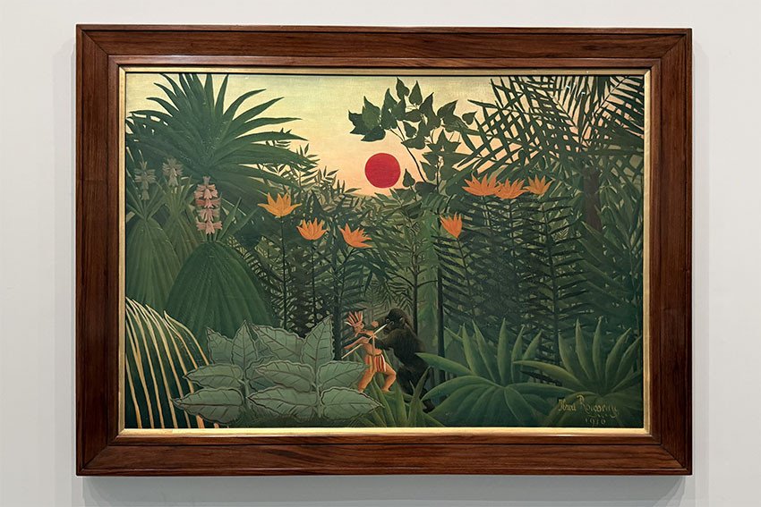 Henri Rousseau, Paysage exotique avec un gorille attaquant un homme , 1910, présenté à l’exposition « Henri Rousseau, l’ambition de la peinture », musée de l’Orangerie, Paris, 2026. ©Connaissance des Arts/Guy Boyer.