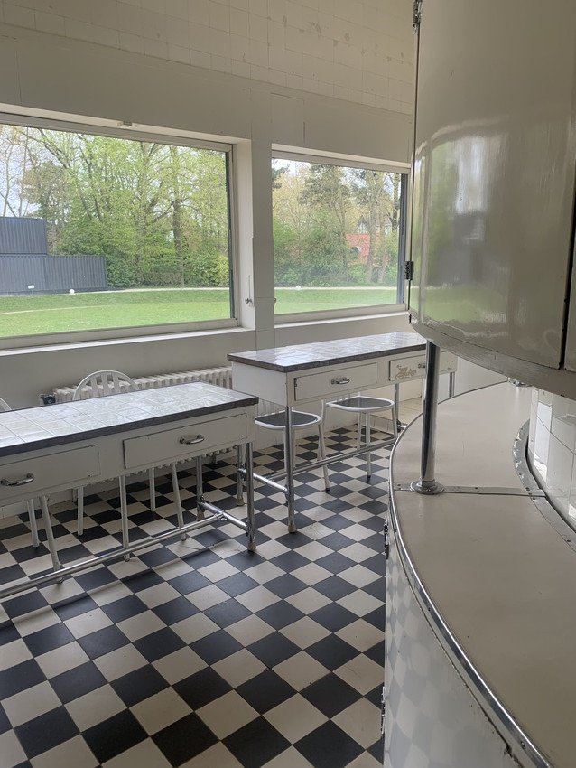 Cuisine de la villa Cavrois (1932) de Robert Mallet-Stevens. ©Connaissance des Arts/Guy Boyer. 