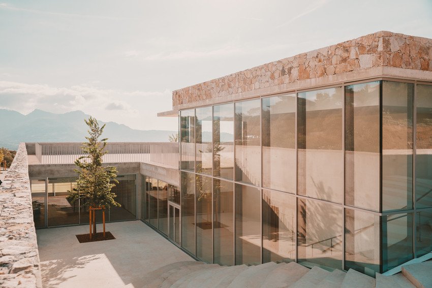 Amelia Tavella, École & Espace culturel Edmond Simeoni, Lumio, Corse, 2023. ©Amelia Tavella.