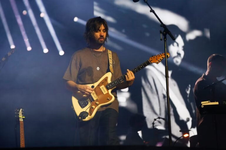 A Paris, Tame Impala illumine l’Accor Arena et s’offre Justice en invité surprise