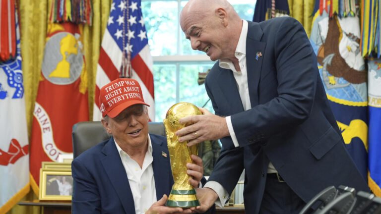 Coupe du monde, MMA… le sport, un outil politique de choix pour Donald Trump