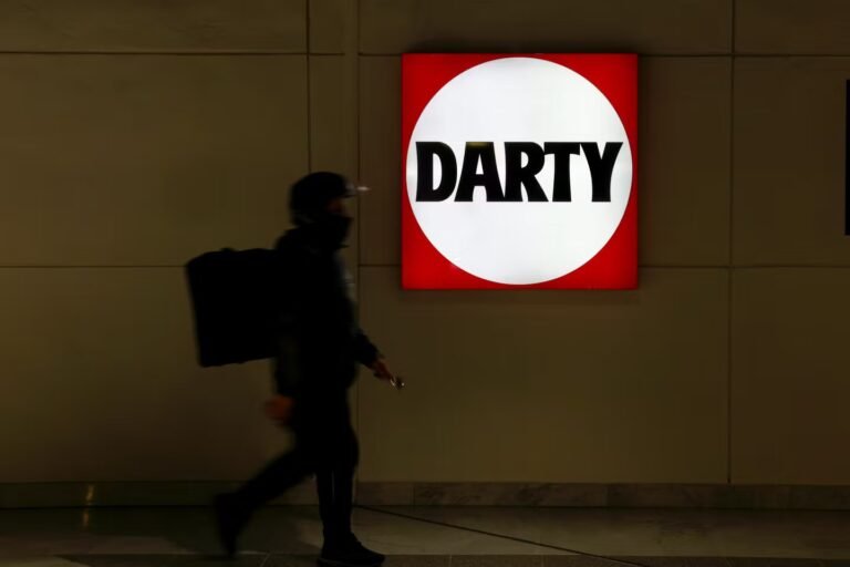 Fnac Darty : l’AMF donne son feu vert à l’OPA de Daniel Kretinsky, dernière étape pour valider l’opération