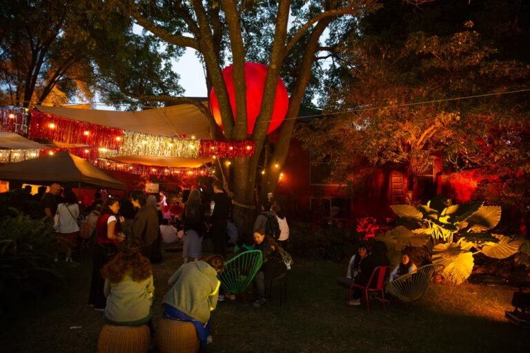Jardin rouge, un cabaret sauvage qui fleurit de Mexico à Paris, jusqu’à Amsterdam