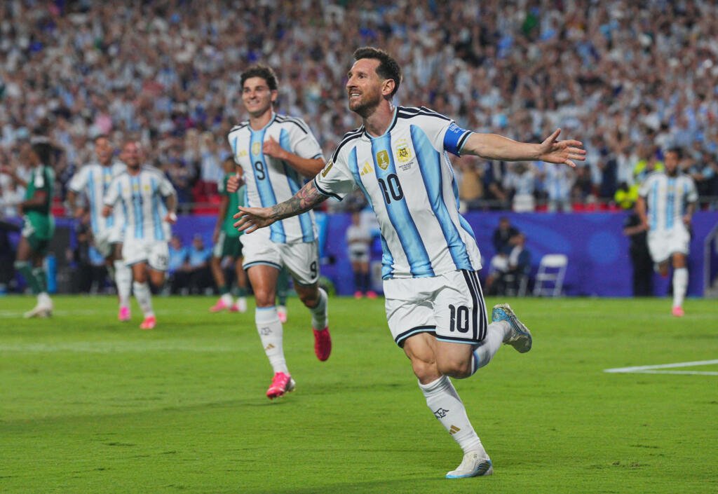 Coupe du monde 2026: Mbappé-Messi, la course aux records est lancée 1 Аргентинський футболіст Ліонель Мессі святкує гол у матчі з Алжиром під час Чемпіонату світу з футболу, Канзас-Сіті, США, 16 червня 2026.