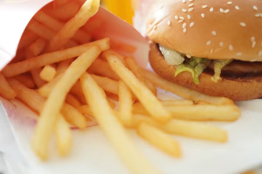 Allergie alimentaire : une fillette de 8 ans frôle la mort après avoir mangé un burger chez McDonald's