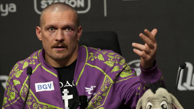 Boxe: l'Ukrainien Oleksandr Usyk annonce renoncer à ses trois ceintures mondiales des poids lourds