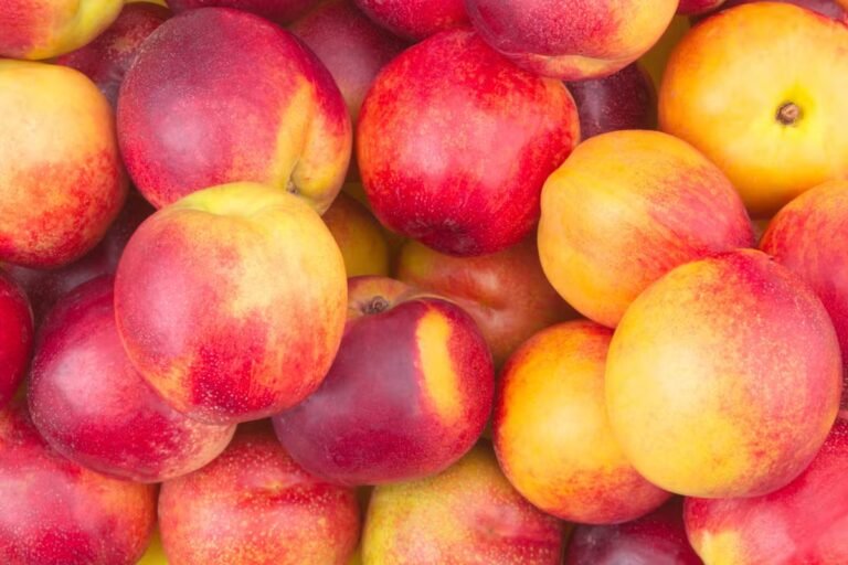Carrefour lance un rappel urgent pour ces pêches et nectarines bios vendues dans toute la France