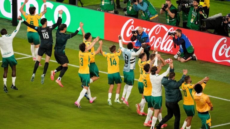 Coupe du monde 2026: l'Australie assure sa qualification face au Paraguay, la Turquie sauve l'honneur