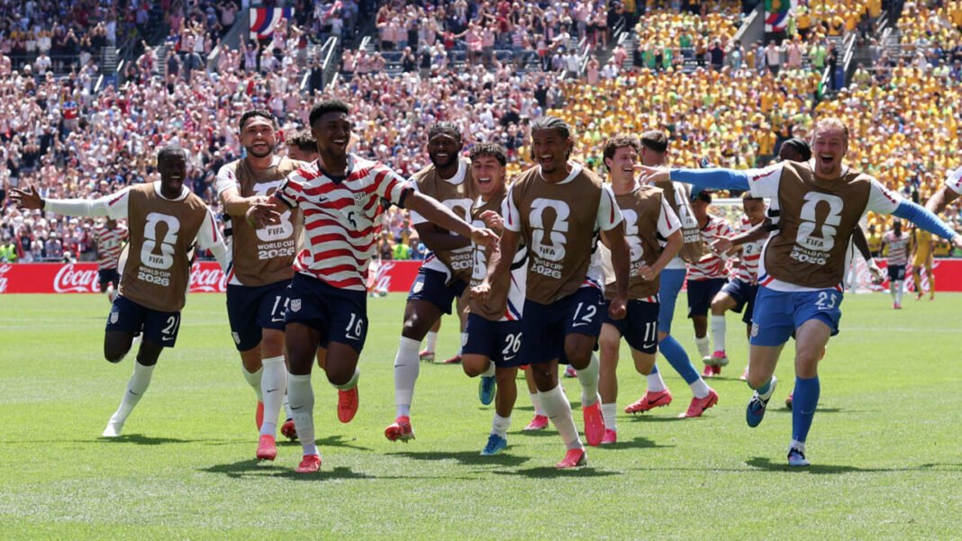 Coupe du monde 2026: la sélection américaine triomphe face à l'Australie et file en seizièmes