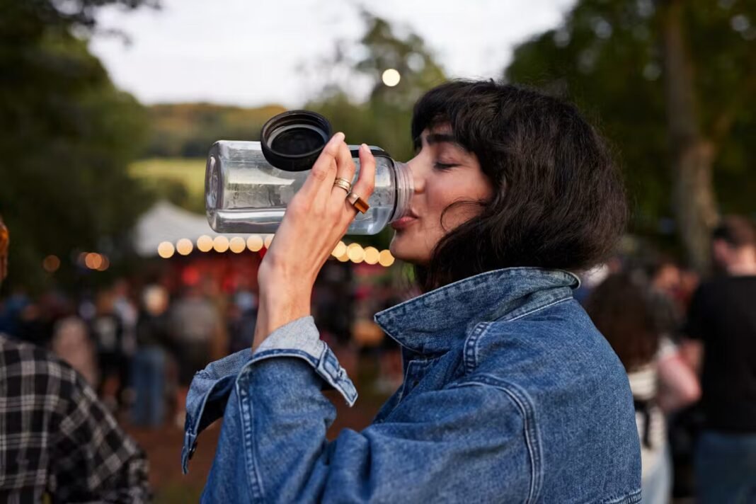 Eau, lait, boisson avec électrolytes : quelle est la meilleure façon de s'hydrater ?