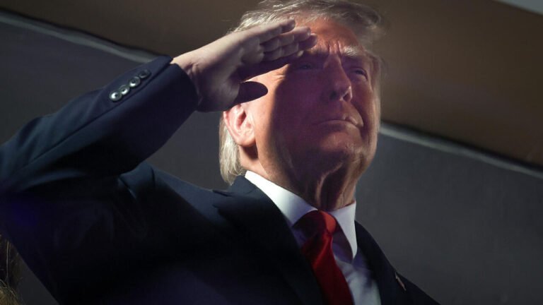 Hué à New York avant un match de la finale NBA, Trump assure qu'il s'agissait d'encouragements