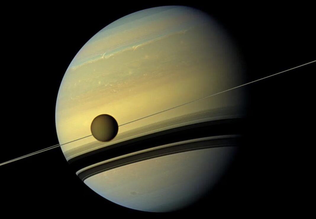 Le télescope James-Webb détecte sur Titan et Pluton un indice qui ne correspond à aucune molécule connue Le télescope James-Webb détecte sur Titan et Pluton un indice qui ne correspond à aucune molécule connue