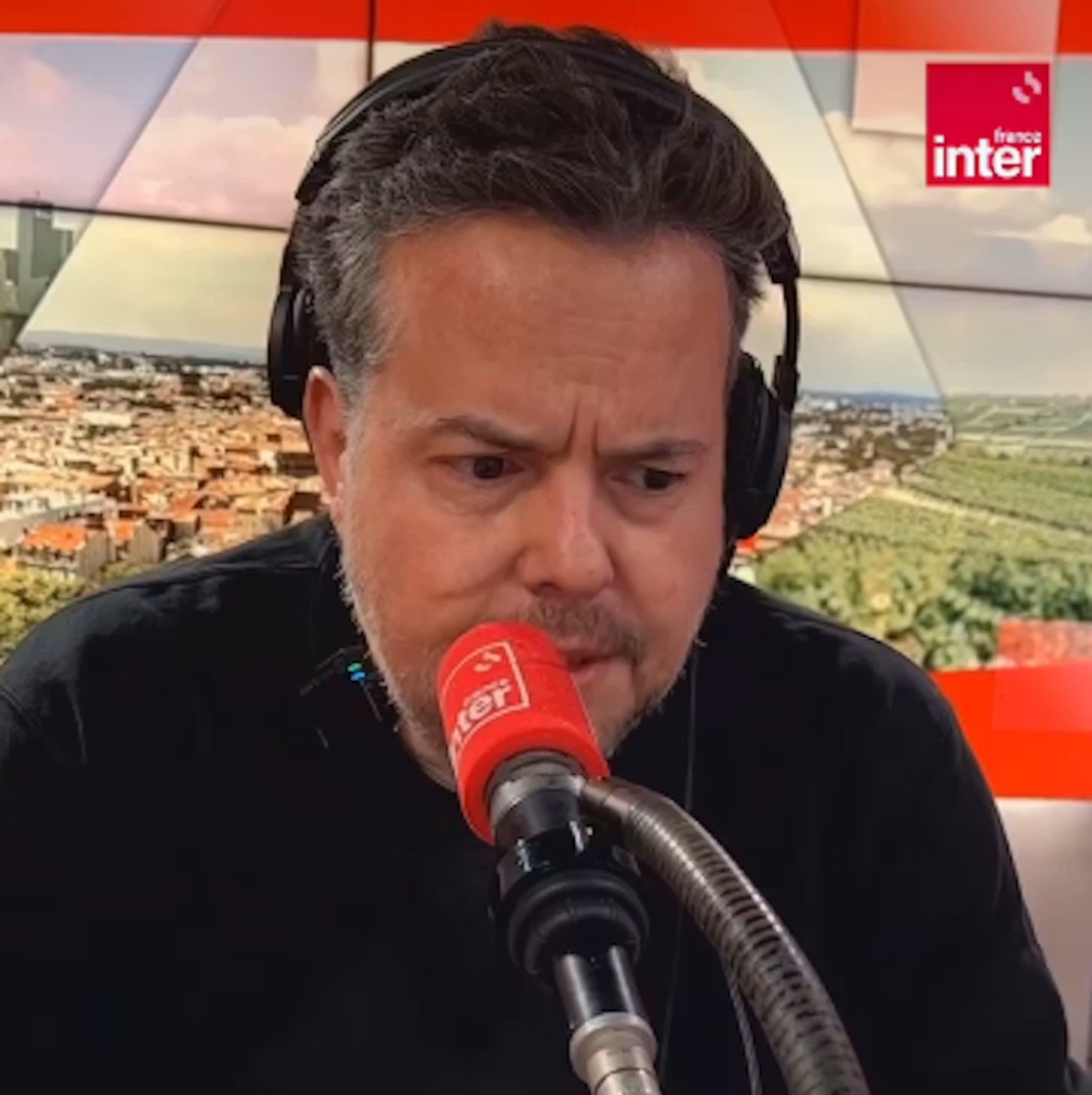 « On m'a retiré les lacets de mes baskets » : les confidences de Nicolas Demorand sur son hospitalisation « On m'a retiré les lacets de mes baskets » : les confidences de Nicolas Demorand sur son hospitalisation