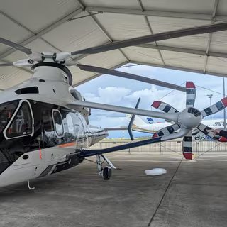 Avec des trappes de train rentrant et un carénage de rotor optimisé, le Racer est parvenu à voler à une vitesse de 420 km/h. © Sylvain Biget