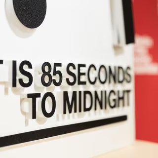 Le Conseil scientifique et de sécurité du Bulletin of the Atomic Scientists vient de réévaluer l’heure qu’il est à l’horloge de l’Apocalypse. Sans grande surprise, nous nous sommes encore rapprochés de minuit… © Bulletin of the Atomic Scientists