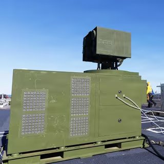Ce n’est plus seulement de la science-fiction : la Chine dévoile un laser portable anti-drones pour ses soldats 1 Le Locust se destine à la neutralisation de petits drones. © US Navy