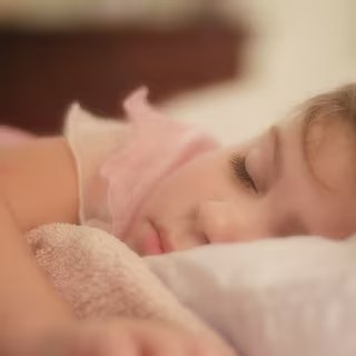 Voici l'étonnante expérience menée en 1925 pour tenter de prouver que le sommeil était inutile 3 L’Homme passe en moyenne un tiers de sa vie à dormir. Durant tout ce temps, le cerveau, contrairement à ce que l'on a longtemps cru, est sensible à son environnement. Il écoute, il sent et il réfléchit parfois... © adwriter, Flickr, cc by nc 2.0