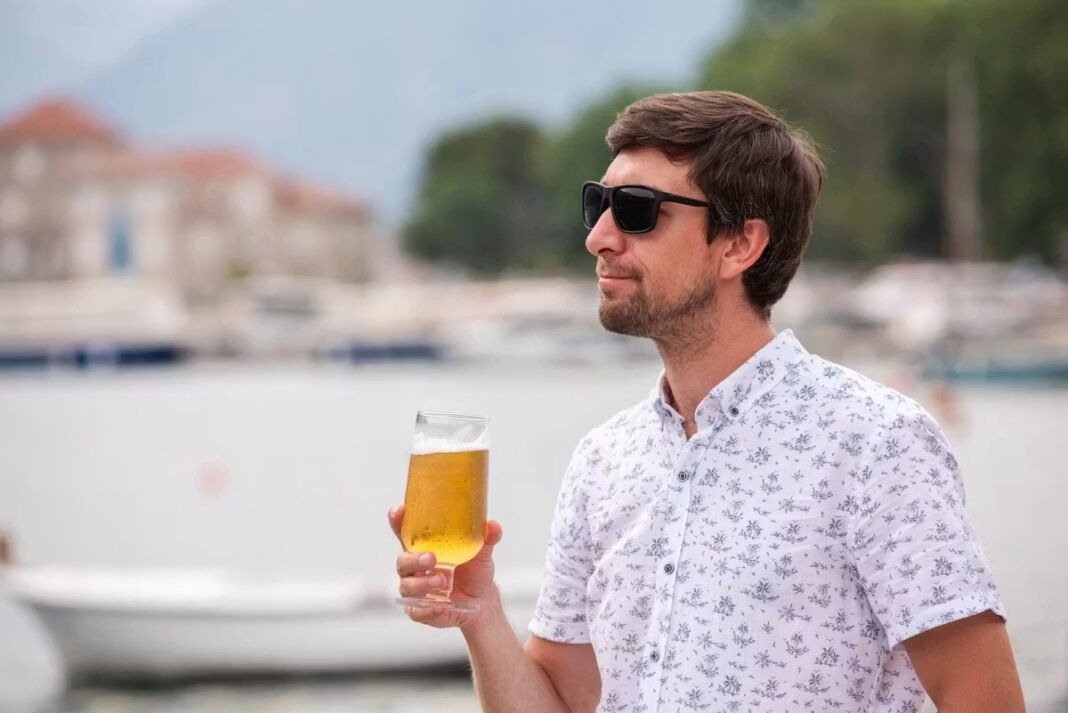Boire de la bière, est-ce que cela hydrate, malgré l'alcool ? Boire de la bière, est-ce que cela hydrate, malgré l'alcool ?