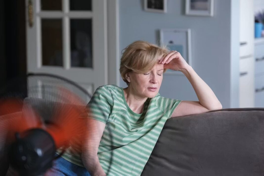 Vagues de chaleur : pourquoi les femmes sont plus affectées