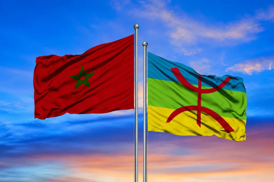 Le nouveau passeport marocain en tifinagh : un symbole fort de la reconnaissance de la langue amazighe Le nouveau passeport marocain en tifinagh : un symbole fort de la reconnaissance de la langue amazighe
