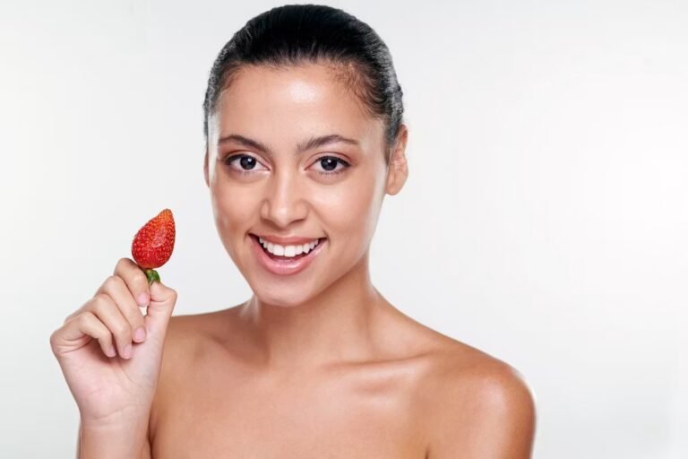 “Fruit make-up” : pourquoi cette tendance TikTok n’est (toujours) pas à suivre