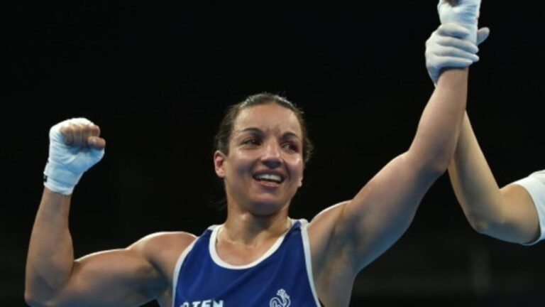 La boxeuse Sarah Ourahmoune frappe juste