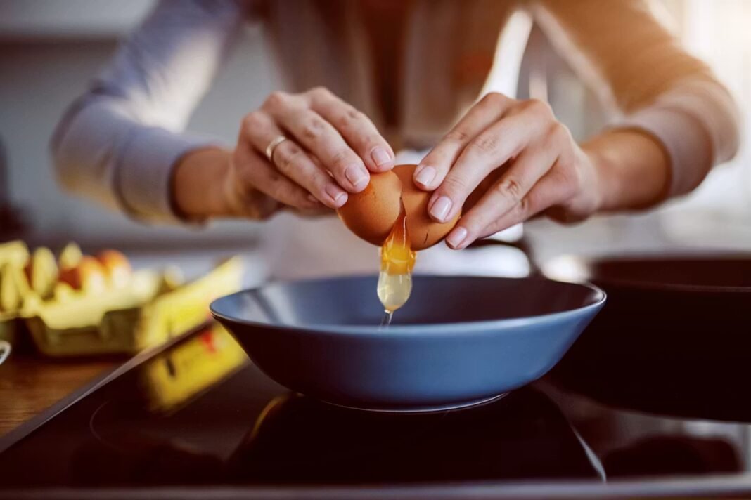 Manger des oeufs tous les jours : quels risques, quels bénéfices ? Manger des oeufs tous les jours : quels risques, quels bénéfices ?