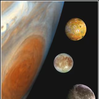 Un montage de différentes images prises par la sonde Galileo. On voit à gauche Jupiter et sa tache rouge et de haut en bas Io, Europe, Ganymède et Callisto. © N.A.S.A-JPL
