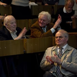 De gauche à droite, Jerome Friedman, Burton Richter, Leon Lederman. Crédit : Cern-Jean-Claude Gadmer