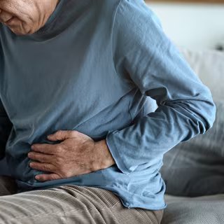 Aux urgences, l'homme de 62 ans a déclaré aux médecins ne plus pouvoir manger, ni pouvoir aller à la selle. © sebra, Adobe Stock